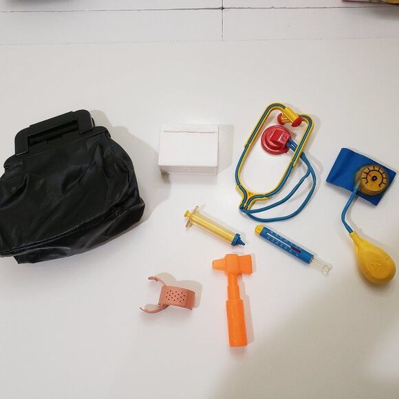 Vintage 1987 Fisher-Price Medical Kit Toy Set - Picture 6 of 16